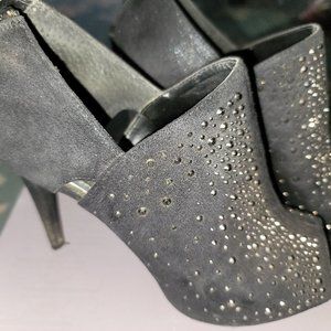Jennifer Lopez women's heels